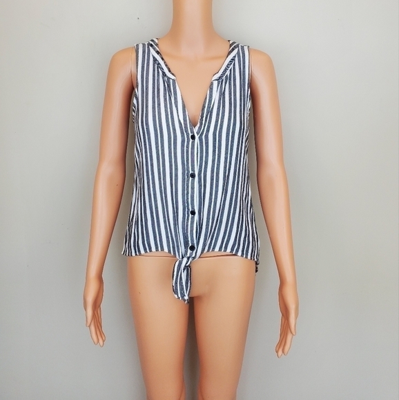 Sanctuary stripe Sleeveless button down shirt - Picture 3 of 12